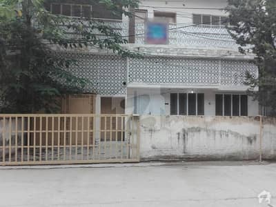 Well Built House Available On Good Location Well Built House Available On Good Location