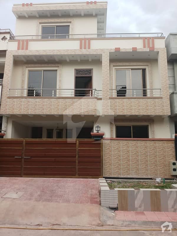 Beautiful Lavish Brand New House 30x60 G13 Islamabad