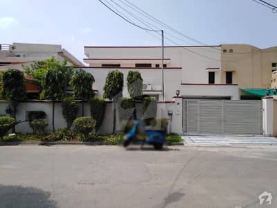 Here Is A Good Opportunity To Live In A Well-Built House Here Is A Good Opportunity To Live In A Well-Built House