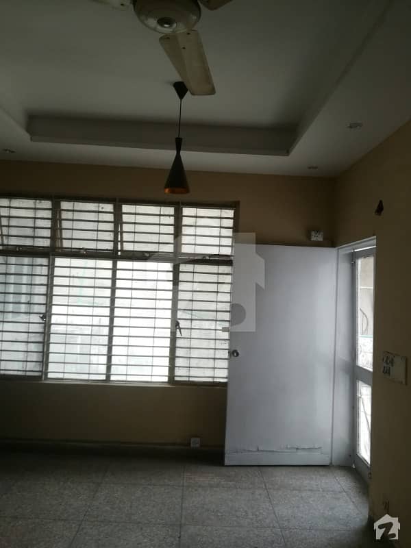 10 Marla Upper Portion For Rent In Gulberg 2