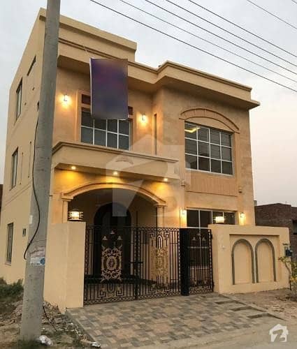 Ideally Located Modern 5 Marla House For Sale