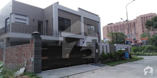 Kanal Luxurious Brand New Home Cantt Lahore Kanal Luxurious Brand New Home Cantt Lahore