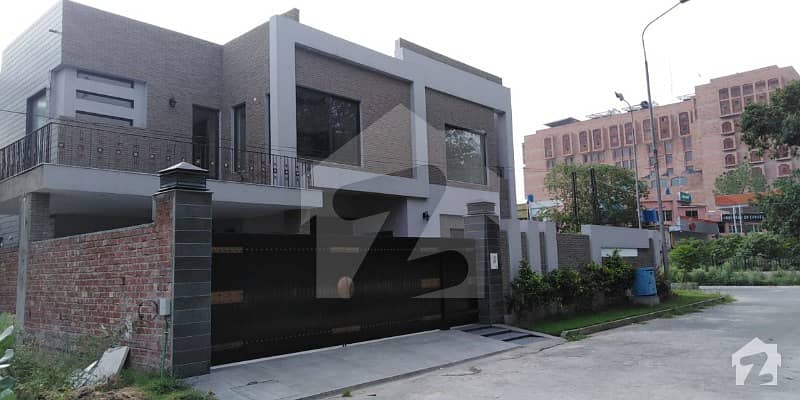 Kanal Luxurious Brand New Home Cantt Lahore