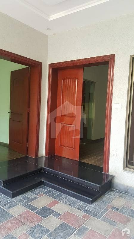 10 Marla Lower Portion Separate Enterance For Rent In Dha Phase 3 Block Z