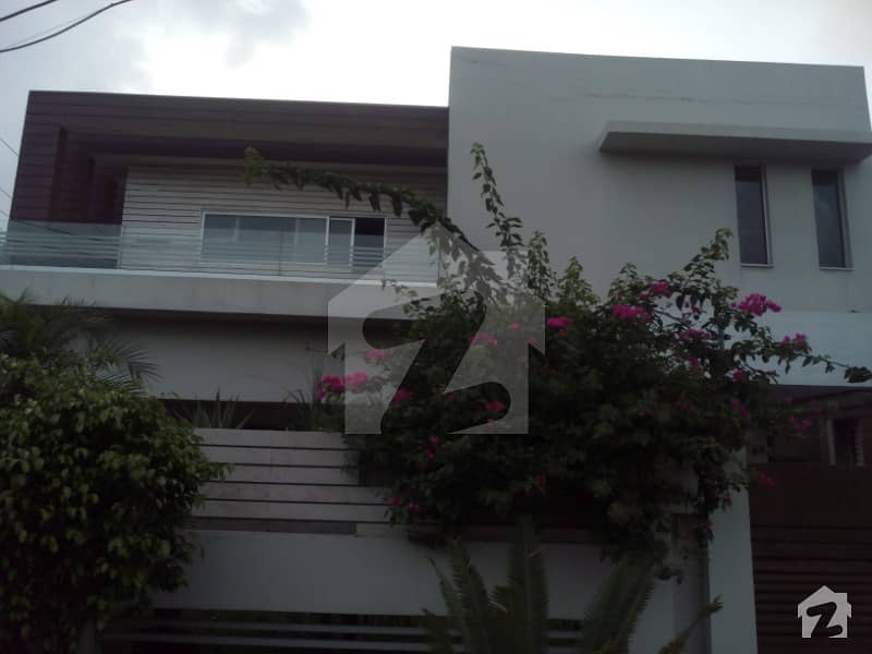 One Kanal New Luxurious Bungalow For Rent - Near Park And Market Must Once Visit