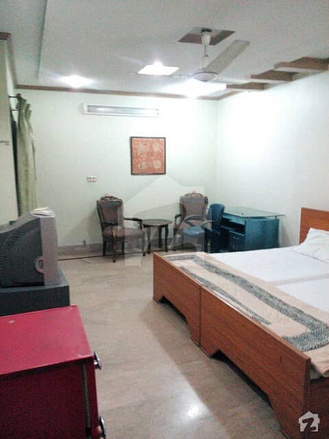 گلبرگ لاہور میں 1 کمرے کا 1 مرلہ کمرہ 35 ہزار میں کرایہ پر دستیاب ہے۔