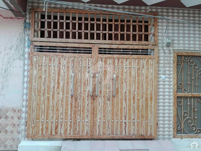 افشاں کالونی راولپنڈی میں 2 کمروں کا 4 مرلہ مکان 45 ہزار میں کرایہ پر دستیاب ہے۔