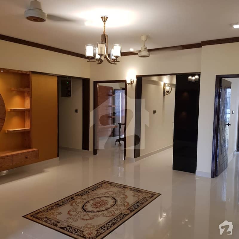 3 Bed Rooms Apartment In Bukhari Commercial With Lift Is Available For Sale