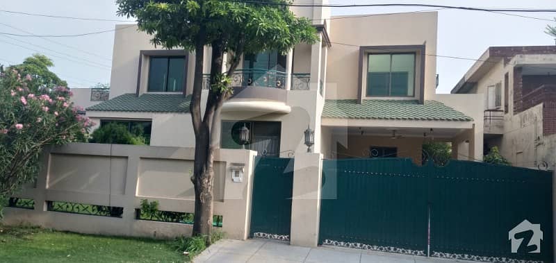 1 Kanal Corner House For Sale 1 Kanal Corner House For Sale