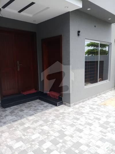 7 Marla Lavish House Available For Sale 7 Marla Lavish House Available For Sale