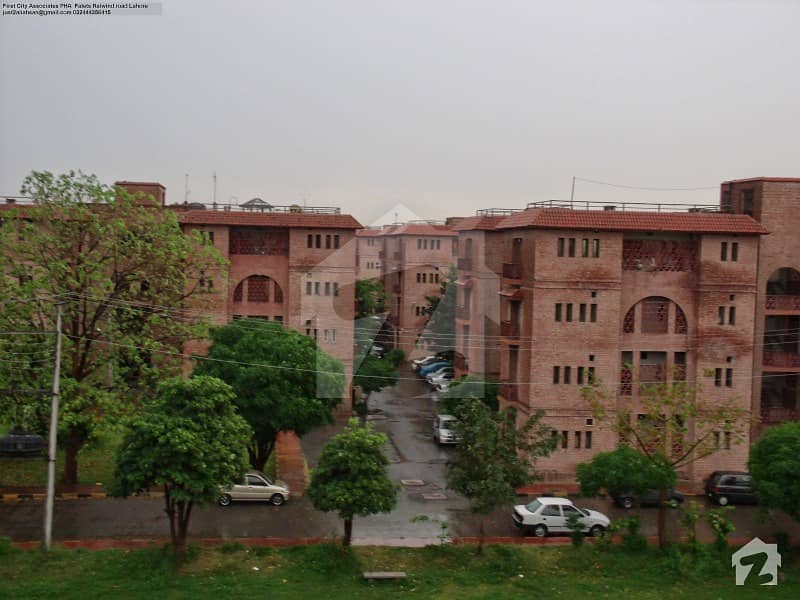 شبیر ٹاؤن لاہور میں 2 کمروں کا 4 مرلہ فلیٹ 38 لاکھ میں برائے فروخت۔