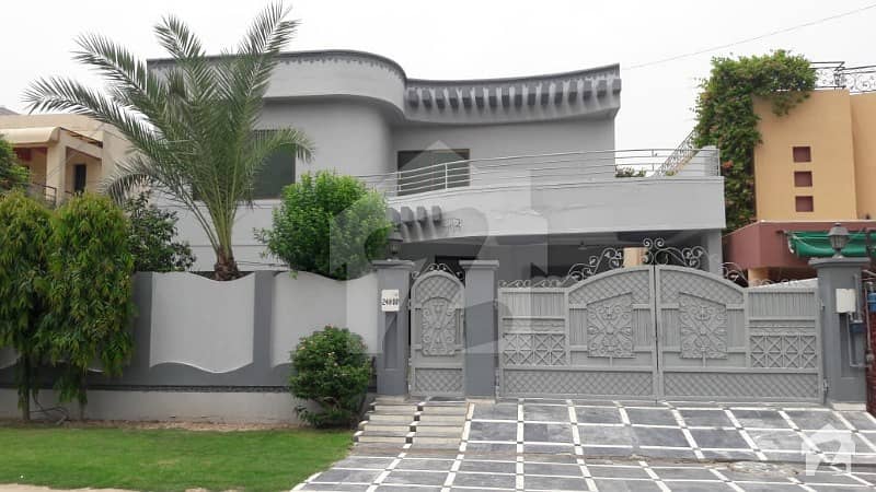 One kanal Beautifully Constructed House available for Rent in DHA Phase 3