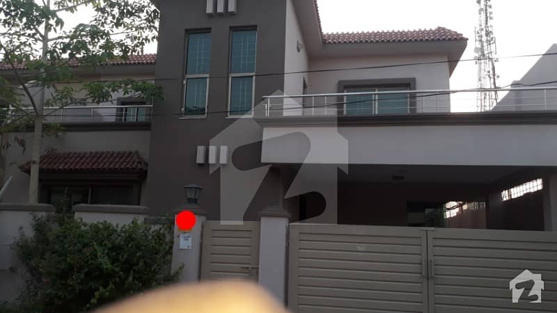 Askari 11  Main Road Neat And Clean  11 Marla 5 Bed Special House For Sale.