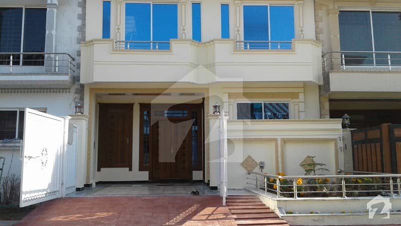 Brand New 25x40 Beautifully House For Sale In G-13/1