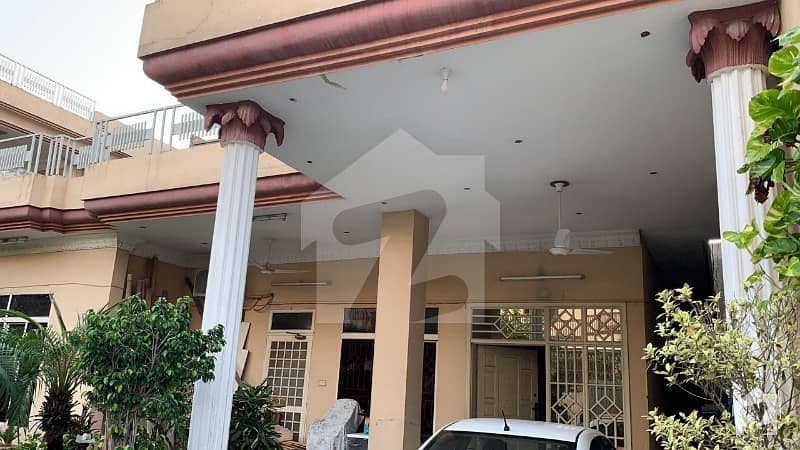 Beautiful 1 Kanal Bungalow Is Available For Sale At Prime Location Of DC Road For Sale