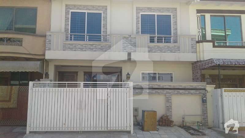 Brand New 25x40 Beautifully House For Sale In G-13/1