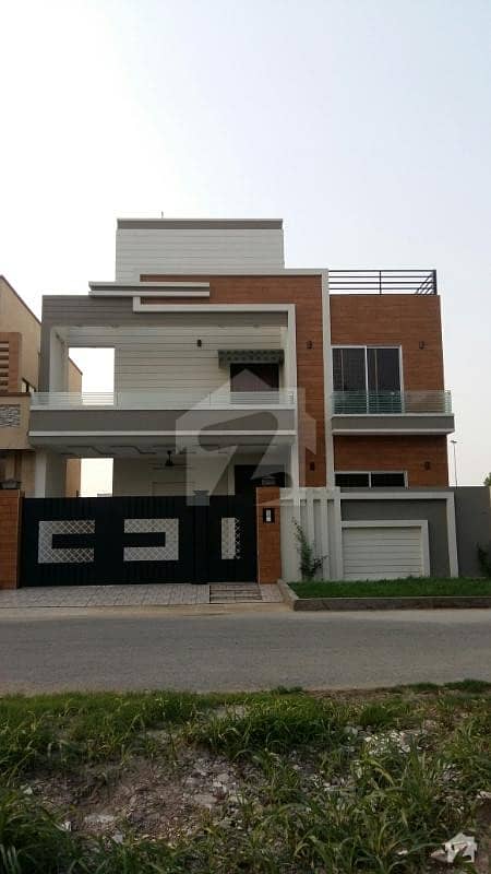 10 Marla Brand New House For Sale Prime Location
