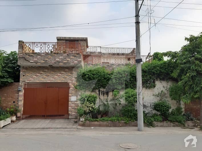 وینس ہاؤسنگ سکیم لاہور میں 4 کمروں کا 12 مرلہ مکان 1.95 کروڑ میں برائے فروخت۔