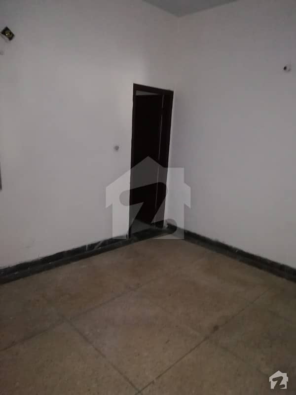 Gulistan-E-Jauhar Block 19 Flat Is Available For Rent