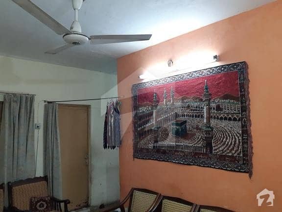 علامہ اقبال ٹاؤن لاہور میں 2 کمروں کا 3 مرلہ فلیٹ 35 لاکھ میں برائے فروخت۔