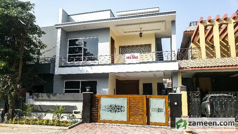 10 Marla Out Class Constructed House In Bahria Town Phase 2