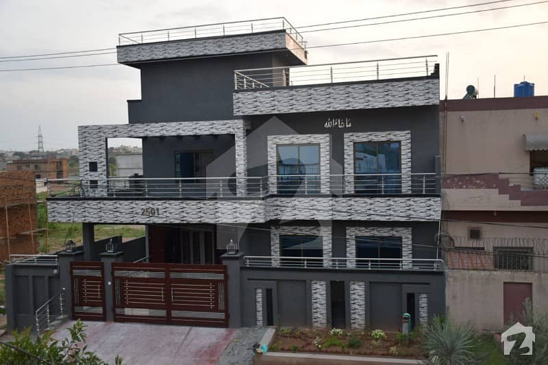 گلشن آباد راولپنڈی میں 6 کمروں کا 12 مرلہ مکان 1. 3 کروڑ میں برائے فروخت۔
