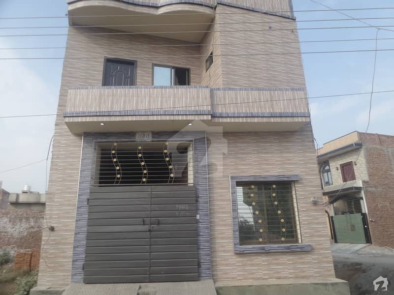 Well-built House Available In Good Location Moez Garden Satiana Road