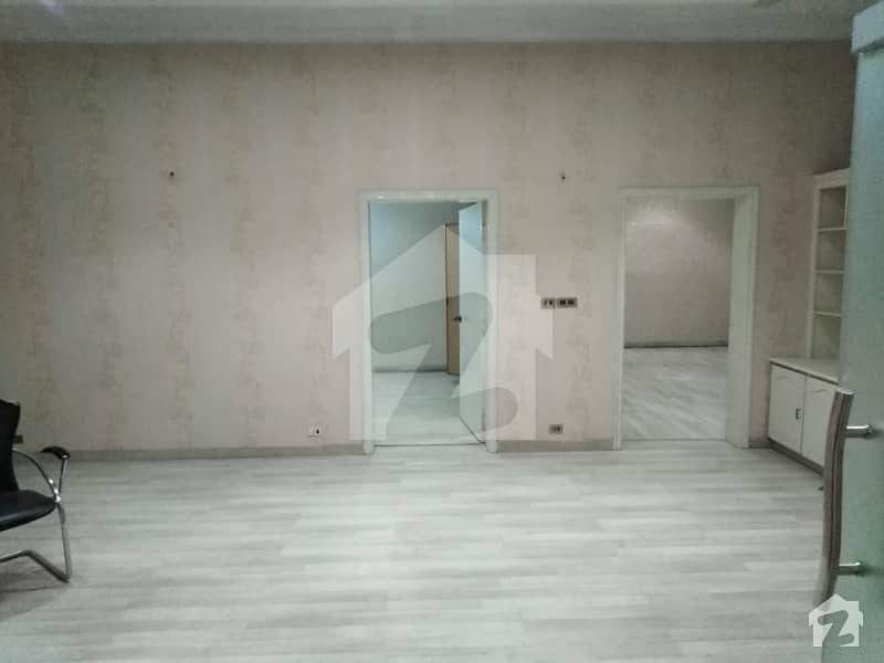 Hot Offer 1 Kanal Outclass Upper Portion For Office  Use In Johar Town Block G2 At Prime Location