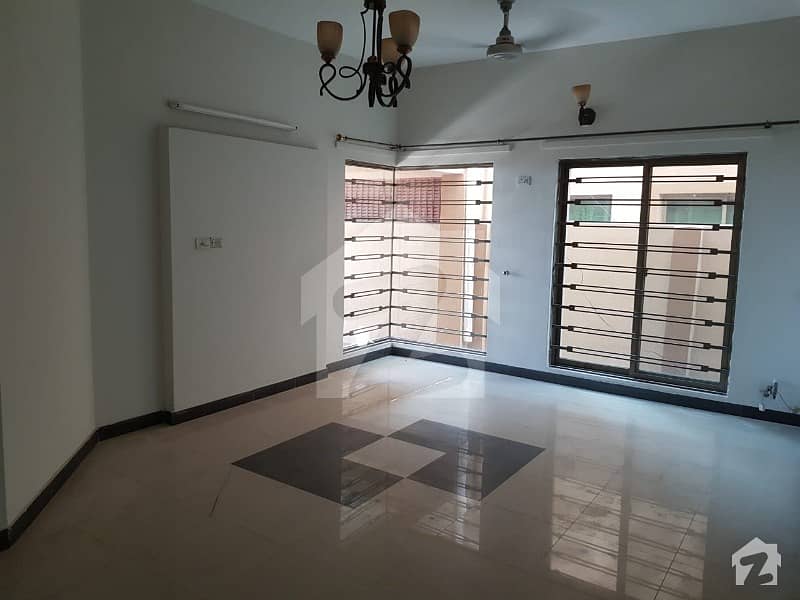 3 Bedroom 10 Marla SD House Available In Askari 2