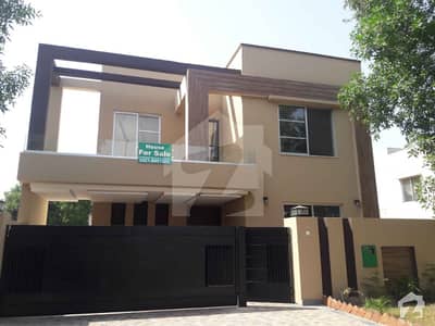 12 Marla Corner Double Storey House Available With Gas For Rent 12 Marla Corner Double Storey House Available With Gas For Rent