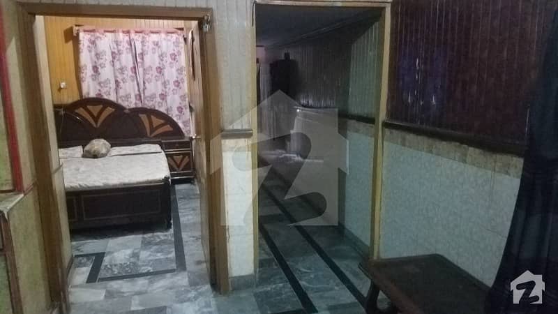 گجر پورہ لاہور میں 4 کمروں کا 4 مرلہ مکان 90 لاکھ میں برائے فروخت۔