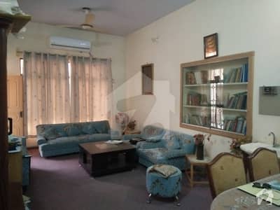 محمدیہ کالونی بہاولپور میں 4 کمروں کا 10 مرلہ مکان 1. 22 کروڑ میں برائے فروخت۔