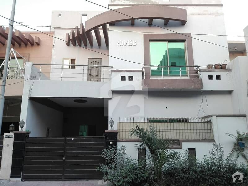 ایڈن گارڈنز فیصل آباد میں 3 کمروں کا 5 مرلہ مکان 35 ہزار میں کرایہ پر دستیاب ہے۔