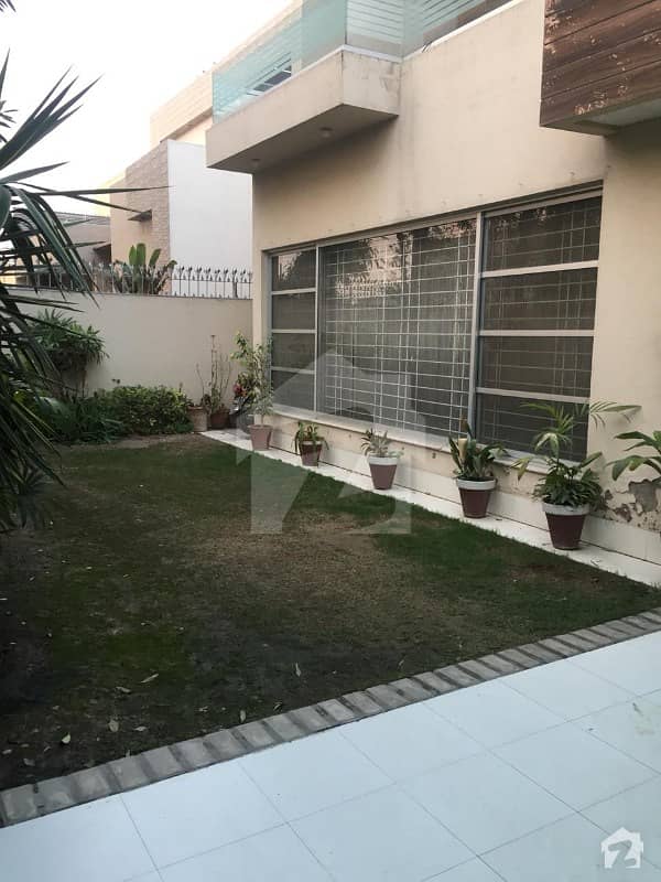 ONE KANAL BEAUTIFUL DOUBLE UNIT BUNGALOW FOR RENT