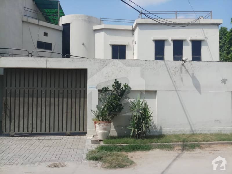 ایچیسن سوسائٹی لاہور میں 4 کمروں کا 1 کنال مکان 3. 5 کروڑ میں برائے فروخت۔