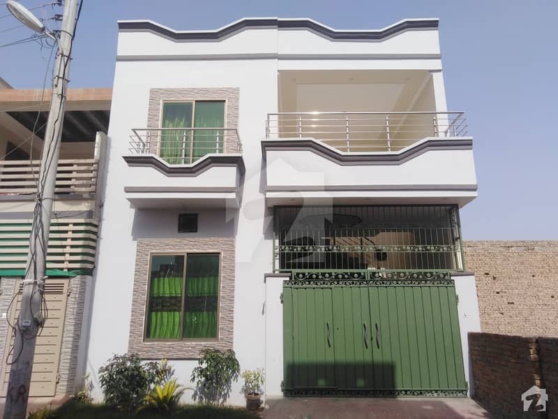 المجید پیراڈایئز رفیع قمر روڈ بہاولپور میں 3 کمروں کا 4 مرلہ مکان 55 لاکھ میں برائے فروخت۔