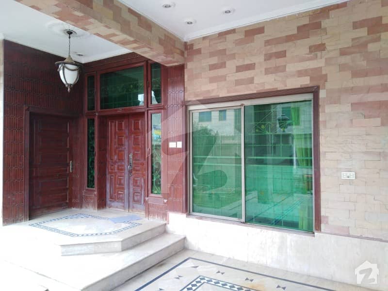 پی سی ایس آئی آر سٹاف کالونی لاہور میں 5 کمروں کا 1 کنال مکان 2.75 کروڑ میں برائے فروخت۔