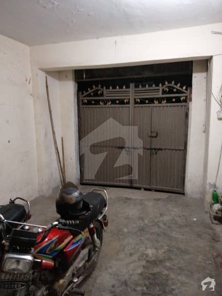 راج گڑھ لاہور میں 6 کمروں کا 6 مرلہ مکان 1.5 کروڑ میں برائے فروخت۔