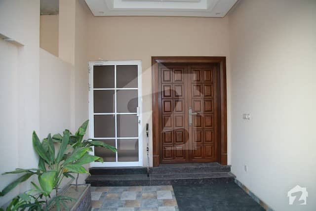 پیراگون سٹی ۔ آرچرڈ بلاک پیراگون سٹی لاہور میں 3 کمروں کا 5 مرلہ مکان 1.1 کروڑ میں برائے فروخت۔