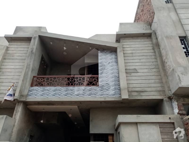 الرزاق رائلز ہاؤسنگ سکیم ساہیوال میں 3 کمروں کا 4 مرلہ مکان 65 لاکھ میں برائے فروخت۔