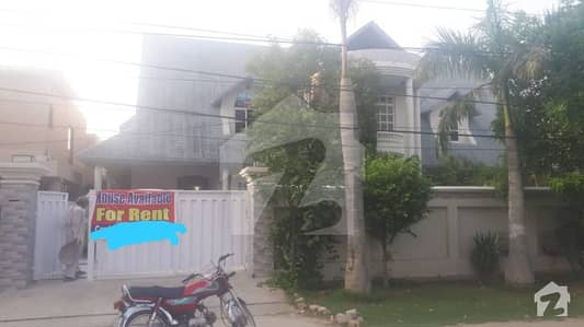 1 Kanal Luxury Villa For Rent In DHA Hot Location 1 Kanal Luxury Villa For Rent In DHA Hot Location