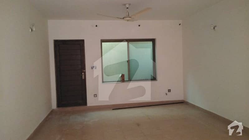 10 Marla Ideal Location Basement House Is Available For Rent