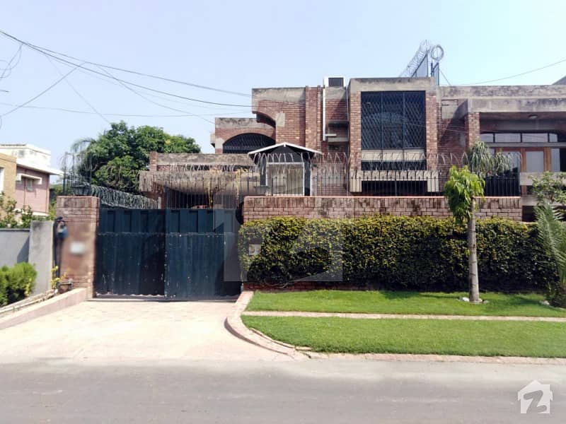 House For Rent On Sarwar Road Facing Polo Ground