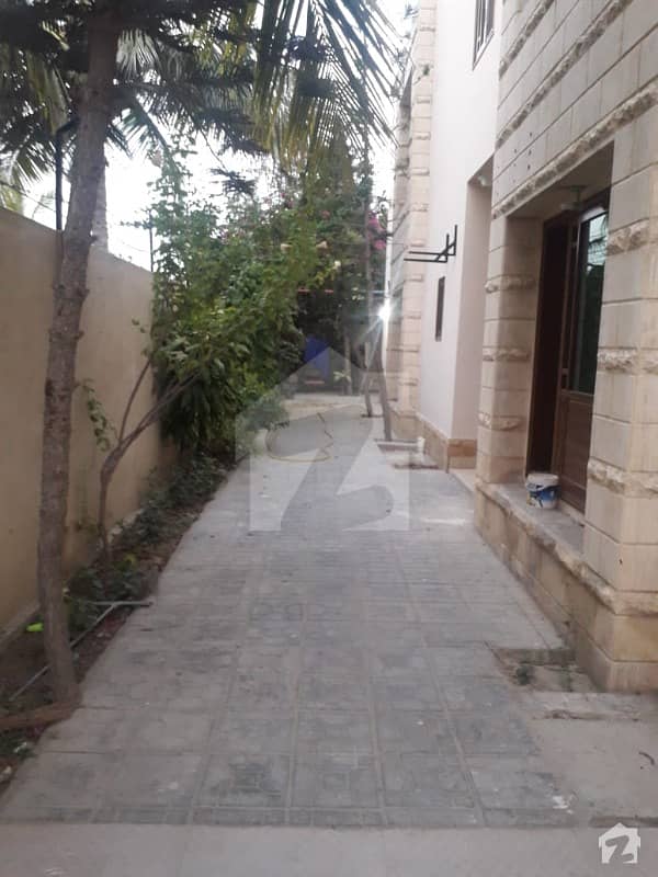 600 Sq Yard Beautifully Maintained 2 Unit House For Rent In A Prime Street Of Phase 6 Phase 6