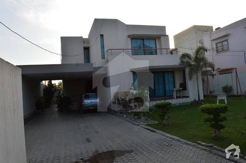 1000 Square Yards Bungalow Available For Sale On Main Hafiz Designed By Arshad Shahid Abdullah