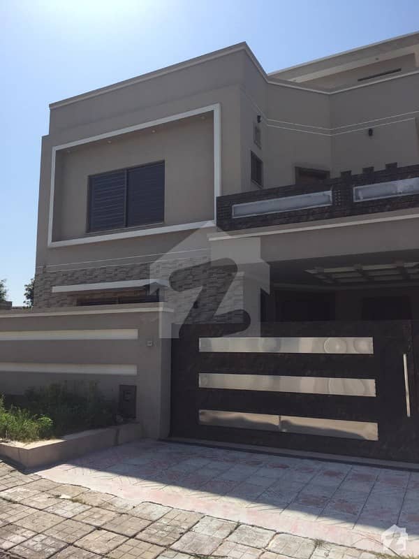 10 Marla 5 Beds Double Unit House Is Available For Rent