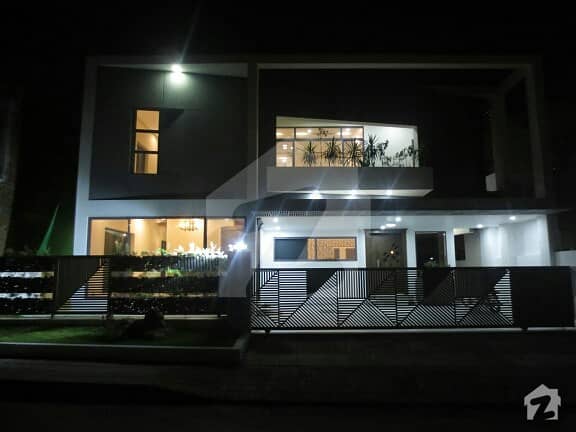 بحریہ ٹاؤن راولپنڈی راولپنڈی میں 6 کمروں کا 1 کنال مکان 4.2 کروڑ میں برائے فروخت۔