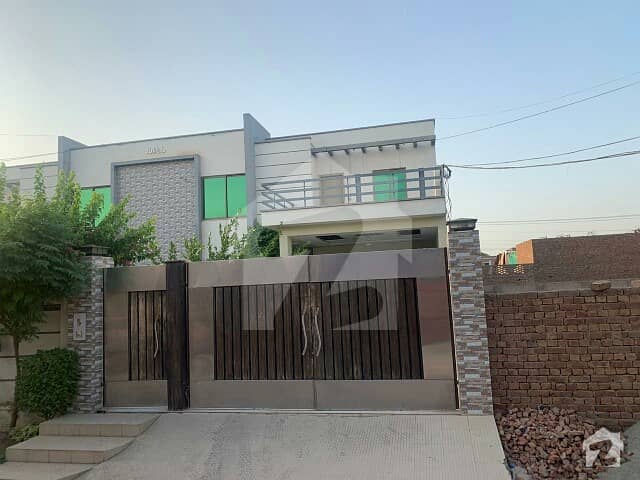Beautiful  Double Storey House Is Available For Rent