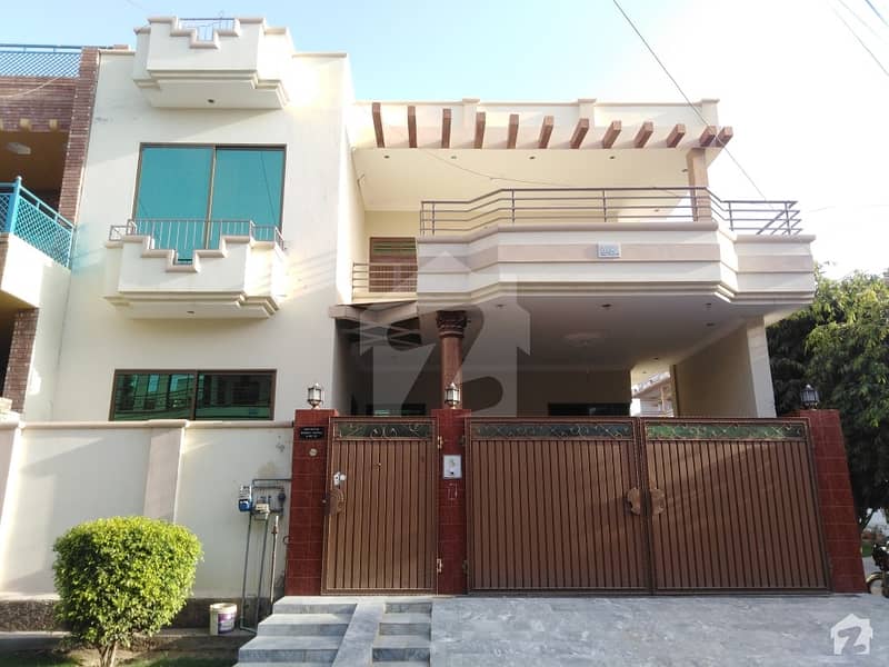 علامہ اقبال ٹاؤن بہاولپور میں 4 کمروں کا 7 مرلہ مکان 1. 2 کروڑ میں برائے فروخت۔