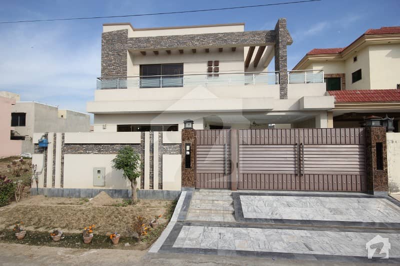 Lahore Grande Excellent Location Brand New 10 Marla Luxury House For Sale